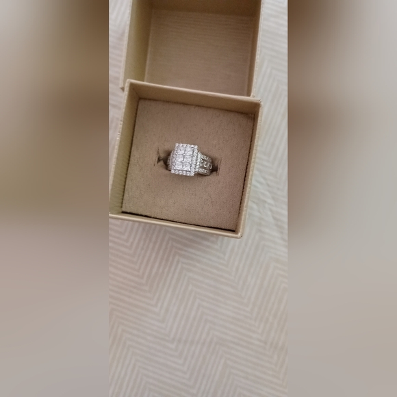 Sterling Silver sg925 ring - Picture 2 of 3